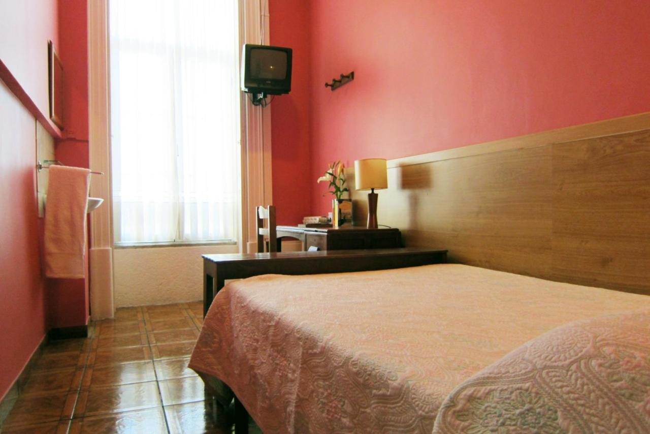 Duas Nacoes Guest House ปอร์โต ภายนอก รูปภาพ