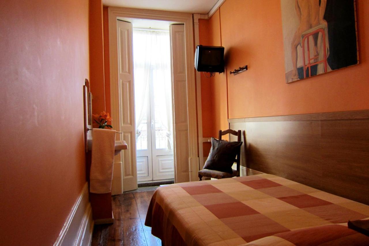 Duas Nacoes Guest House ปอร์โต ภายนอก รูปภาพ